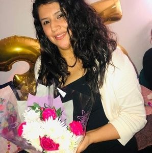 Meet your Posher, Roxana